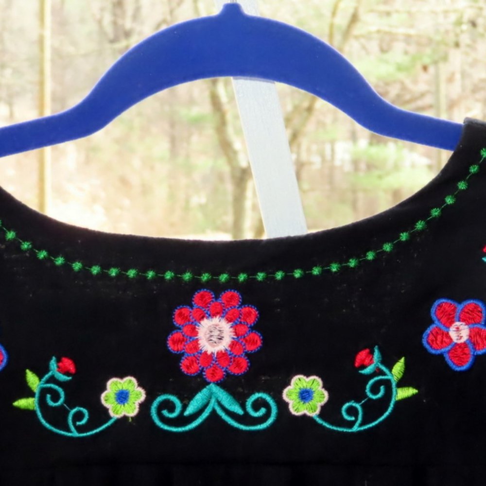 Stunning Bohemian Blouse • Real Embroided Fancy Flowers • 3/4 Bell Sleeve - Picture 5 of 7